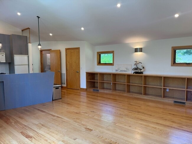 Photo - 283 Ogden St