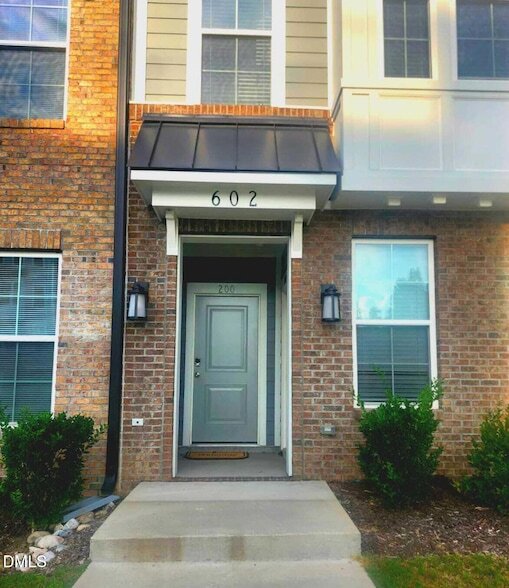 Photo - 602 Mkt Grv Dr