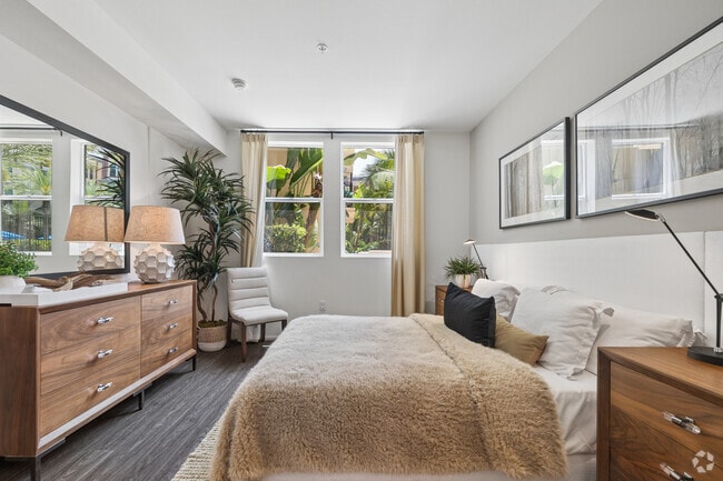2BR, 2BA - 980SF - Bedroom - Ferrante