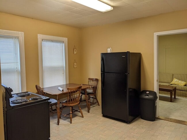 Photo - 685 Massabesic St Unit 2