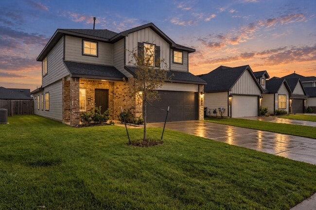 Photo - 31638 Featherstone Trl