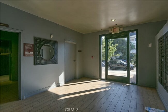 Photo - 11925 Kling St Unit 206
