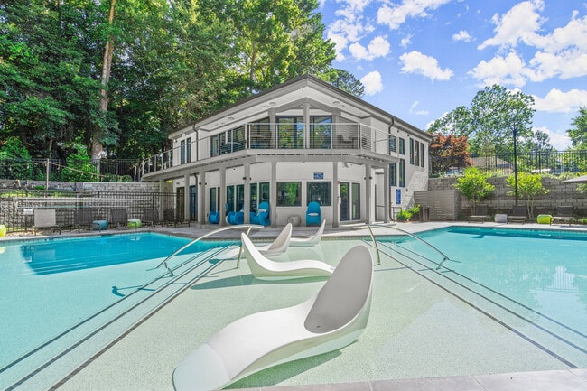 11-DSC01586 - The Windward