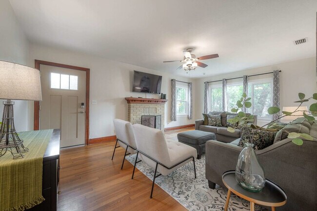Photo - 1200 E Paris St Unit SI ID1053141P