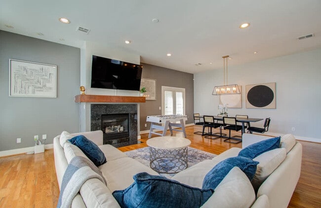 Building Photo - 5336 Darling St Unit ID1225767P