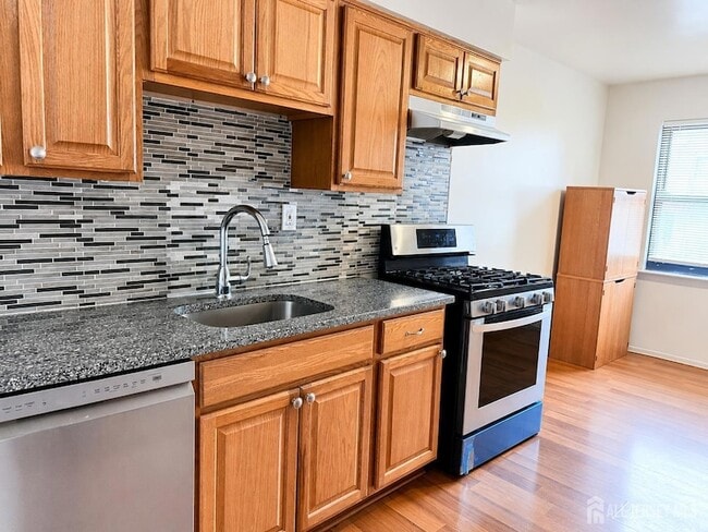 Building Photo - 1728 Raspberry Ct