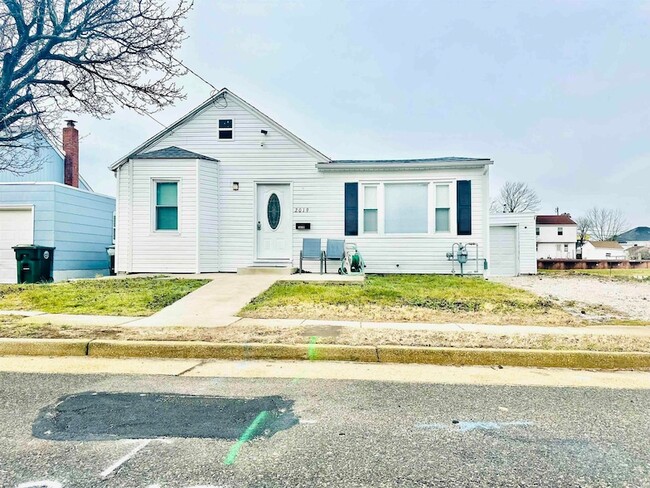 Building Photo - 2019 Kuehnle Ave