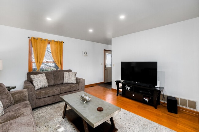 Building Photo - 1420 Auburn Ave Unit ID1285078P