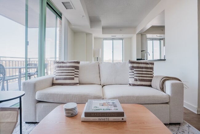 Photo - 4650 Washington Blvd Unit FL9-ID8990A