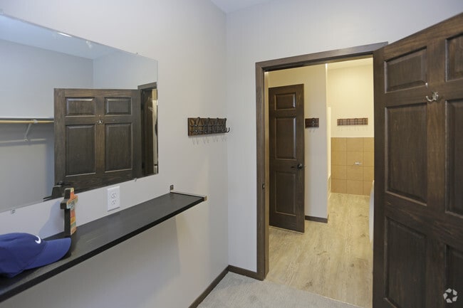 1BR, 1BA - 692 SF - The Ephesians at Lexington