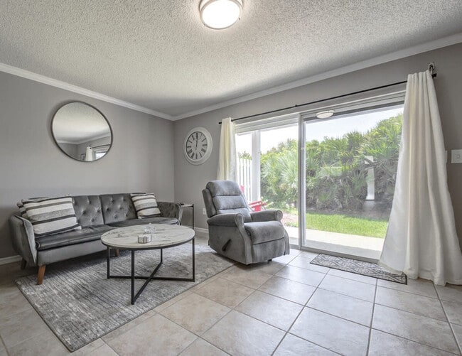 Building Photo - 603 Shorewood Dr Unit ID1044388P