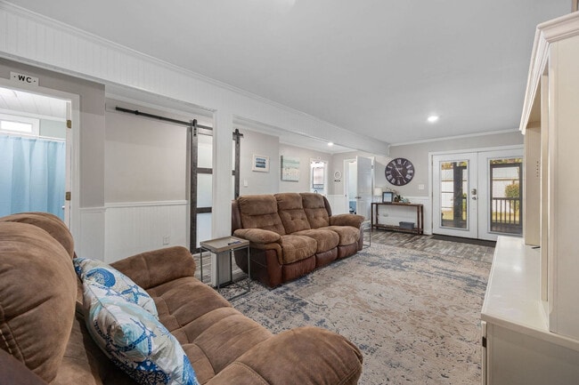 Photo - 347 Seabreeze Dr Unit ID1309840P