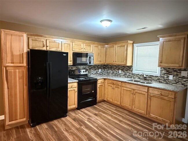 Photo - 919 N Flint St