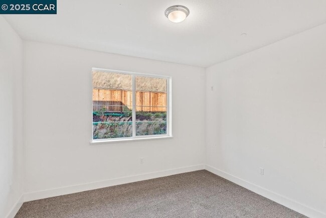 Photo - 725 Delve Ct