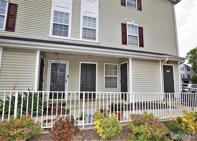 Photo - 1303 Blossom Cir