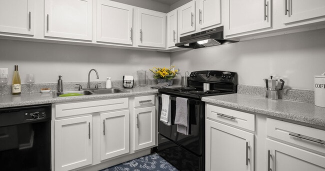 Building Photo - St. John's Pointe Apartment Homes