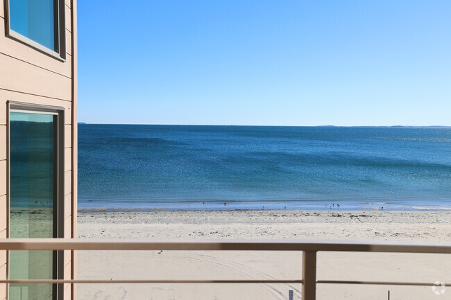 1BR, 1BA - 550SF - Balcony - Sandcastle Revere Beach