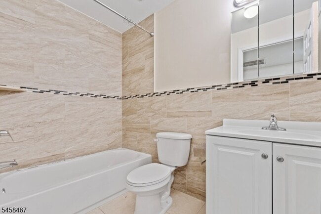 Photo - 453-455-455 Washington St Unit 1