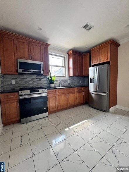 Photo - 369 Edgewater Rd