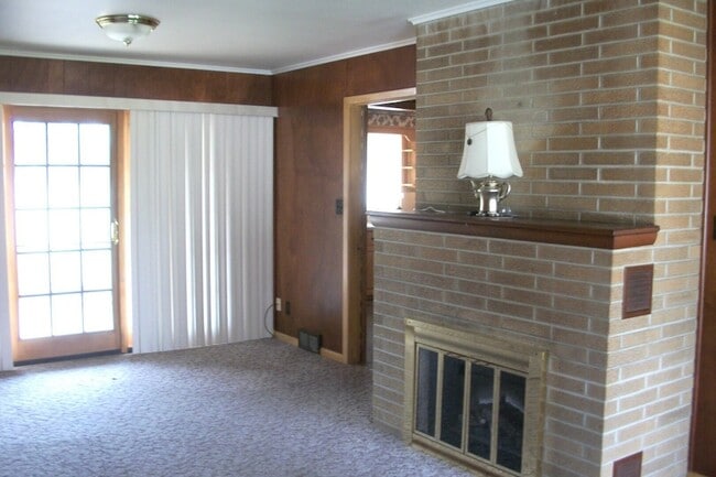 Photo - 403 Oak St
