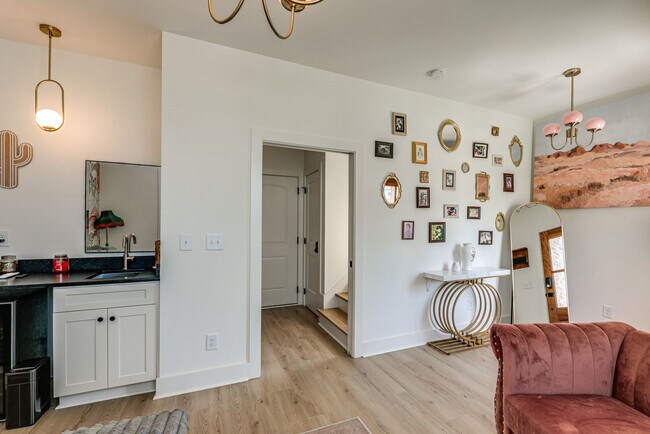 Photo - 314 Duke St Unit SI ID1588172P