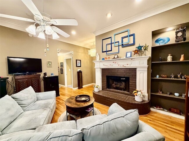 Photo - 2121 Preston Pl