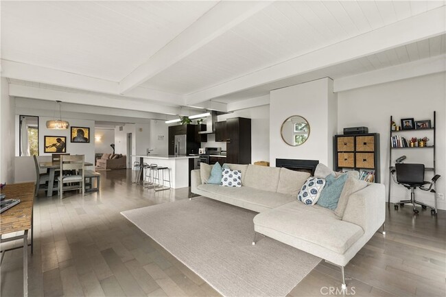 Photo - 3339 N Knoll Dr