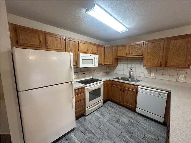 Photo - 809 Dennis Ave