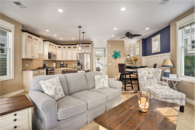 Building Photo - 807 Lake St Unit ID1073561P