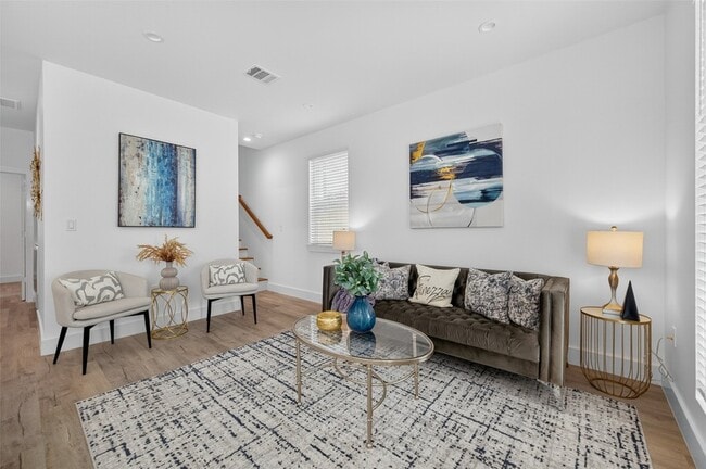 Photo - 5027 Willow Glen Dr Unit B