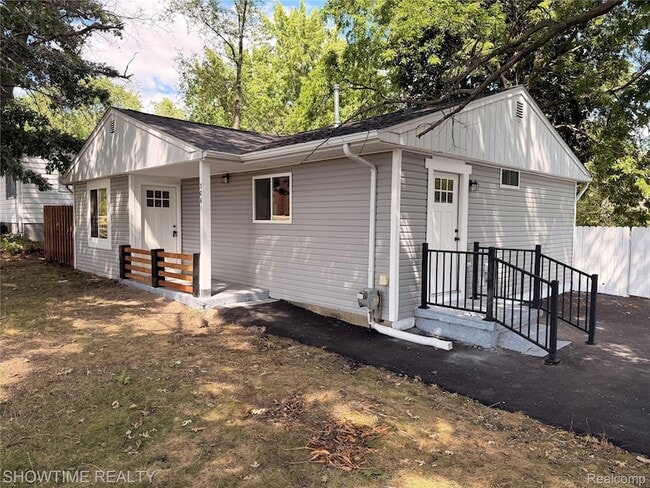 Photo - 3061 Culbertson Ave