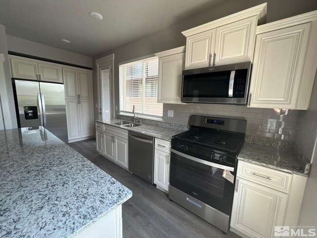 Photo - 760 Bluffs Ct