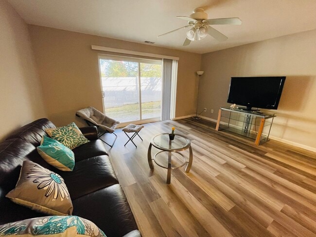 Photo - Chelbourne Plaza