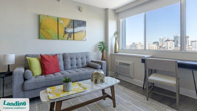 Photo - 305 Dr. M.L.K. Jr St S Unit 804.1403638