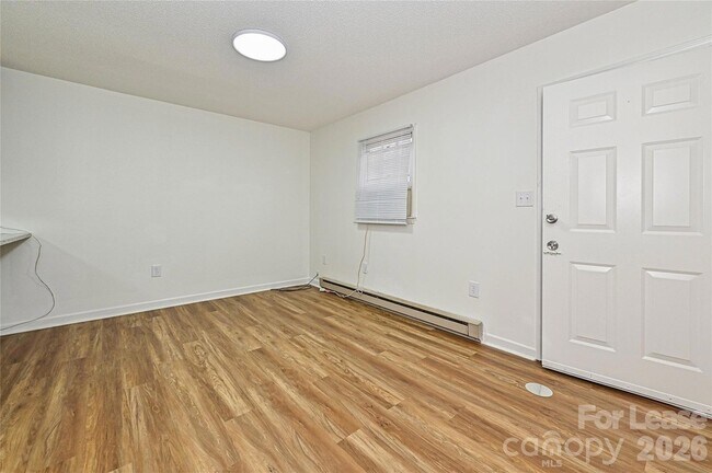 Photo - 220 McDade Rd