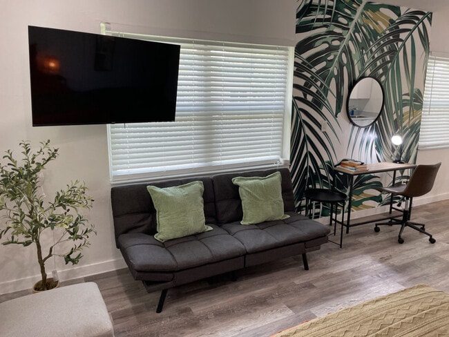 Building Photo - 522 NW 11th Ave Unit ID1056489P