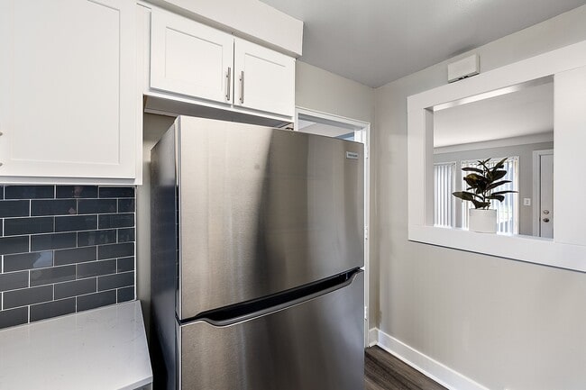 Photo - Oak Park Manor Apartments & Townhomes