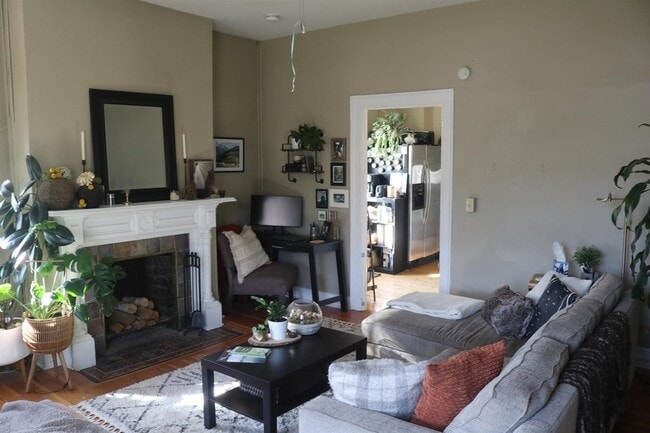 Photo - 160 N Main St