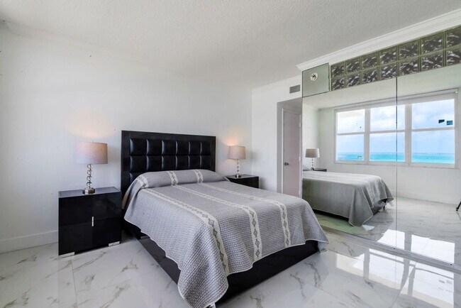 Photo - 5601 Collins Ave Unit ID1022559P