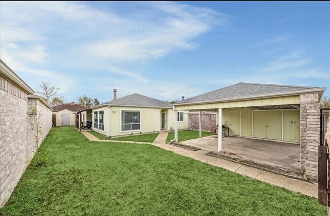 Photo - 16147 New Field Dr