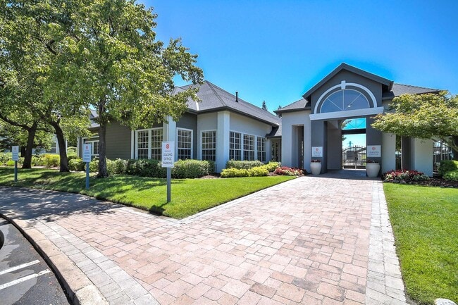 Photo - Rosemeade at Olympus Pointe