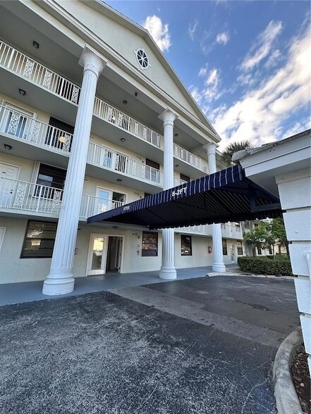 Building Photo - 1715 Whitehall Dr Unit 201