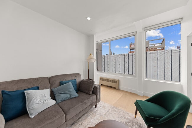 Building Photo - 19-23-23 St Marks Pl Unit SI ID1499940P