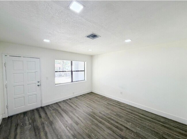 Photo - 1135 NW 127th St