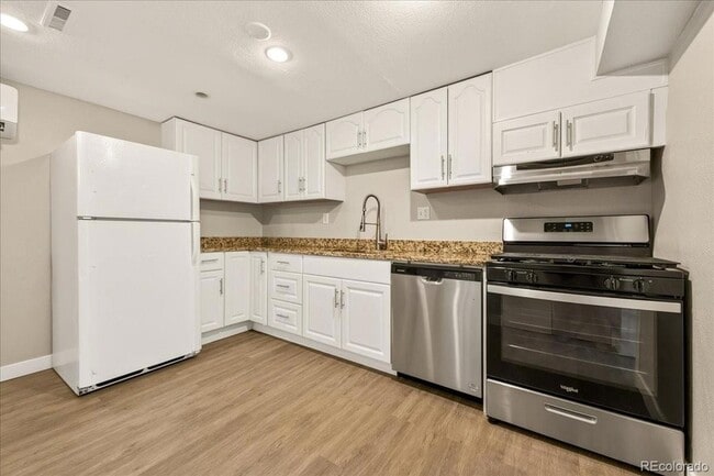 Building Photo - 1736 King St Unit B