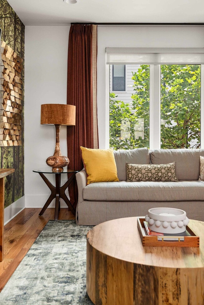 Photo - 776 E Argyle Ave Unit ID1312347P