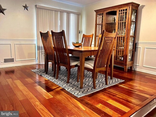 Photo - 323 N 41st St