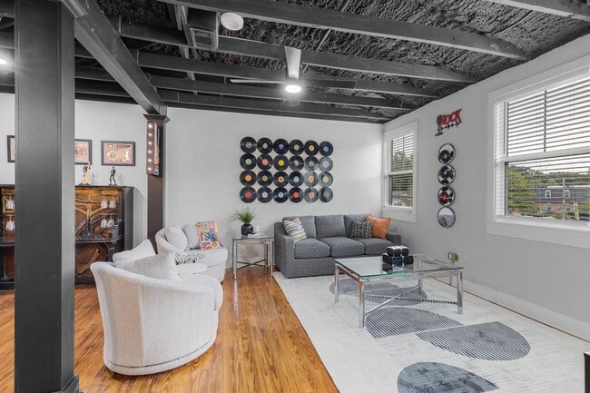 Photo - 156 Camellia St Unit ID1267002P