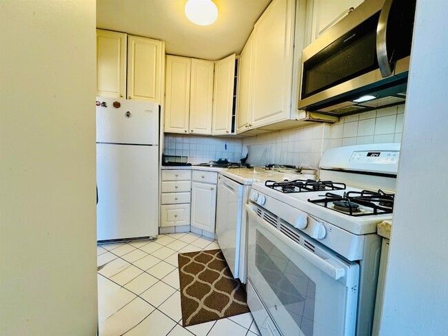 Photo - 225 St Pauls Ave Unit 3A