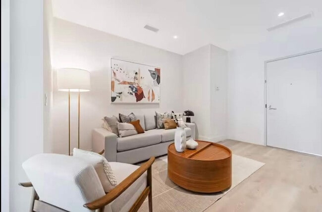 Photo - 239 SW 9th St Unit FL5-ID1328105P